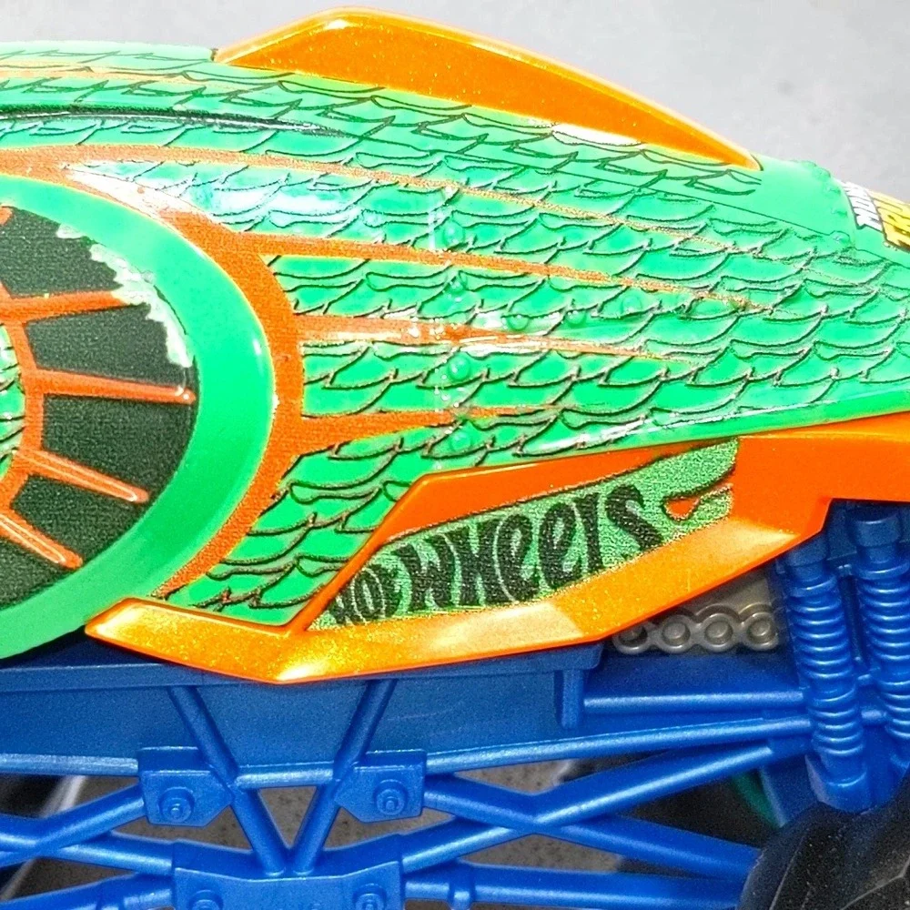 Hot Wheels Large Monster Truck Piran-Ahhh 1:24 Scale Green Orange Diecast 2021